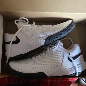 NIKE FLARE 2 HC WOMENS BRAND NEW SIZE 9